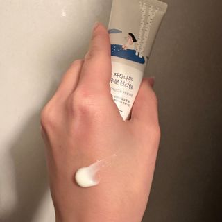 Round Lab Birch Juice Moisturizing Sunscreen — 4점을 준 리뷰어가 2024년 5월 올린 사용 사진