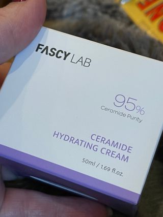 파시랩 USA_[FASCY LAB] 세라마이드 하이드레이팅 크림 — 2점을 준 리뷰어가 2022년 1월 올린 사용 사진