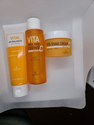 Vita Snail Trio Set [First Essence, Cream, Gel Cleanser] — 5점을 준 리뷰어가 2021년 12월 올린 사용 사진