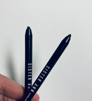 씨스터앤 시스터앤 더블이펙트 워터프루프 아이펜슬_미국 — 5점을 준 리뷰어가 2022년 4월 올린 사용 사진
