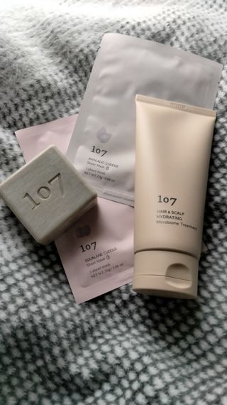 107 HAIR & SCALP HYDRATING Microbiome Treatment 180ml — 5점을 준 리뷰어가 2023년 9월 올린 사용 사진