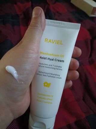 라비엘 RAVIEL Meadowfoam 씨 오일 모이스처라이징 데일리 히알 크림 3.4 fl oz, DermaBiome CX, 7 히알루론산 — 4점을 준 리뷰어가 2022년 9월 올린 사용 사진