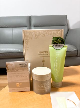 #OOTD(오오티디뷰티) [SG] Korean Legacy of Radiance Holiday Collection — 4점을 준 리뷰어가 2024년 12월 올린 사용 사진