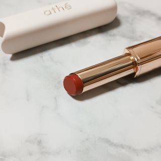 ATHE AUTHENTIC AIRY LIP BALM / 비건립밤 / 어센틱립밤 / 에어리립밤 (수정 요청) — 5점을 준 리뷰어가 2022년 8월 올린 사용 사진