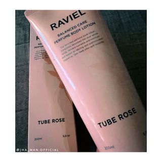 라비엘 RAVIEL 밸런스드 케어 모이스처라이징 퍼퓸 바디 로션 6.8 fl oz (200ml), 릴리 머스크 / 튜브 로즈 — 5점을 준 리뷰어가 2022년 9월 올린 사용 사진