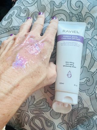라비엘 RAVIEL 퍼플 쥬얼 클린 필 오프 팩, 마일드 블랙헤드 리무버, 4.1 fl oz(120ml) — 5점을 준 리뷰어가 2022년 9월 올린 사용 사진