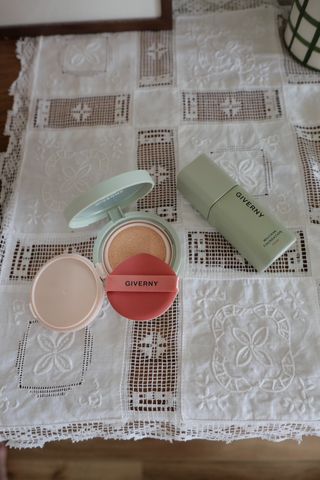 지베르니 밀착 커버 파운데이션 30ml + 밀착 커버 쿠션 본 제품 — 5점을 준 리뷰어가 2023년 9월 올린 사용 사진