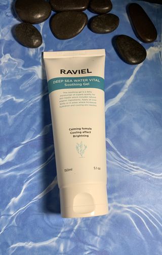 라비엘 RAVIEL 딥 씨 워터 퓨어 바이탈 수딩 젤 5.1 fl oz (150ml) 페이스 &amp; 바디, 쿨링 효과 — 5점을 준 리뷰어가 2022년 9월 올린 사용 사진