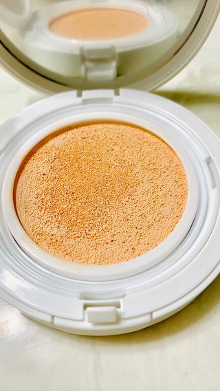 TONEfitSUN 쿠션 12g 비건 톤업 선쿠션 한국산 SPF 50+/ PA++++ — 5점을 준 리뷰어가 2023년 2월 올린 사용 사진