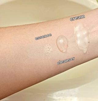 Vita Snail Trio Set [First Essence, Cream, Gel Cleanser] — 2점을 준 리뷰어가 2021년 10월 올린 사용 사진