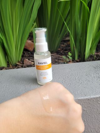 라비엘 멀티 비타민 다크 스팟 &amp; 블레미쉬 케어 페이스 세럼 모든 피부용 1.7 fl oz — 5점을 준 리뷰어가 2022년 12월 올린 사용 사진