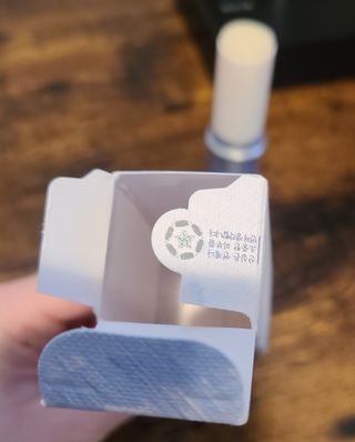 산심 명연수 멀티 스틱 밤 0.38oz 수분 스틱 집중 주름 케어 — 3점을 준 리뷰어가 2022년 11월 올린 사용 사진