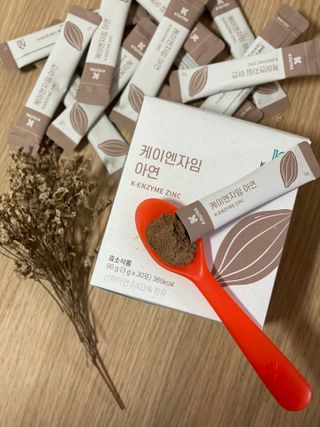 [쿠누트라] K・ENZYME 아연 카카오/3gx30 파우더 스틱 — 4점을 준 리뷰어가 2022년 8월 올린 사용 사진