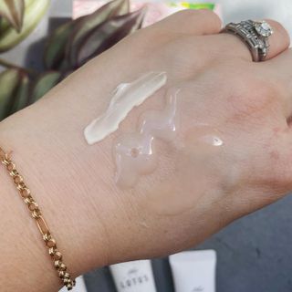 제주 보태니컬 선크림/더 퓨어 로터스 어메니티 세트/연꽃잎 마스크 - 진정 — 4.5점을 준 리뷰어가 2022년 8월 올린 사용 사진