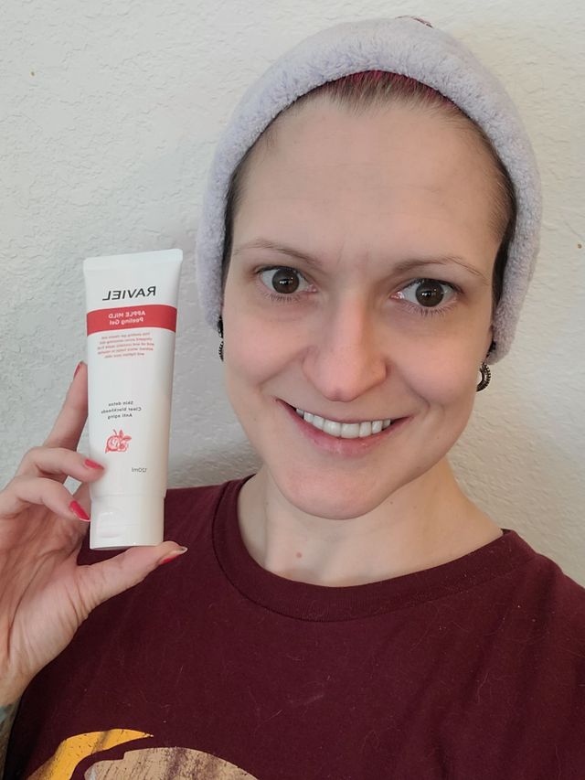 모든 피부를 위한 RAVIEL 애플 마일드 필링 젤, 4.1 fl oz, 깊고 부드러운 각질 제거 리뷰 사진