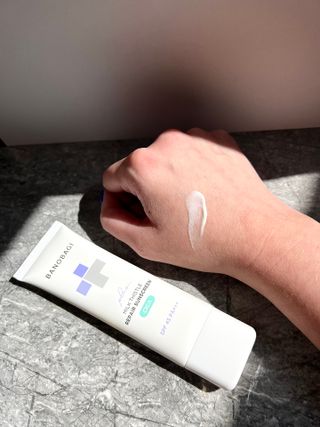 바노바기 코스메틱 바노바기 밀크씨슬 리페어 시카 선스크린 플러스 50ml — 4점을 준 리뷰어가 2023년 9월 올린 사용 사진
