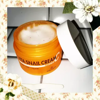 Vita Snail Trio Set [First Essence, Cream, Gel Cleanser] — 5점을 준 리뷰어가 2021년 9월 올린 사용 사진
