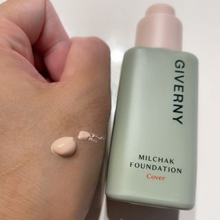 지베르니 밀착 커버 파운데이션 30ml + 밀착 커버 쿠션 본 제품 — 5점을 준 리뷰어가 2023년 9월 올린 사용 사진
