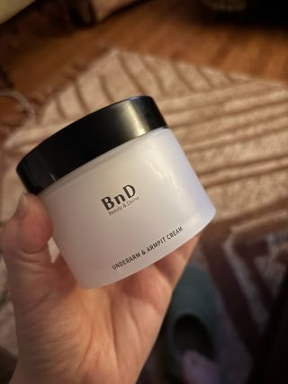 비엔디 2나우[ENG]BnD Body Whitening Underarm Cream — 5점을 준 리뷰어가 2024년 12월 올린 사용 사진