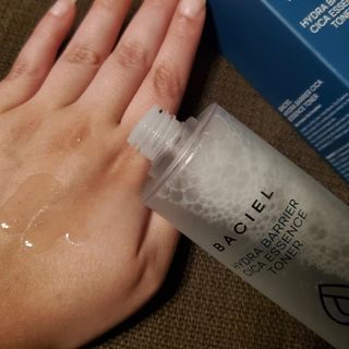 바시엘 BACIEL 바시엘 하이드라 베리어 시카 에센스 토너 — 5점을 준 리뷰어가 2021년 9월 올린 사용 사진