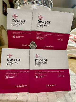 이지듀 DW-EGF 멀티 페이셜 시트 마스크 - 0.53 FL OZ 4EA — 5점을 준 리뷰어가 2021년 8월 올린 사용 사진