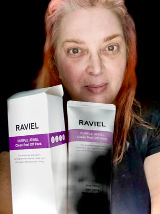 라비엘 RAVIEL 퍼플 쥬얼 클린 필 오프 팩, 마일드 블랙헤드 리무버, 4.1 fl oz(120ml) — 4점을 준 리뷰어가 2022년 9월 올린 사용 사진
