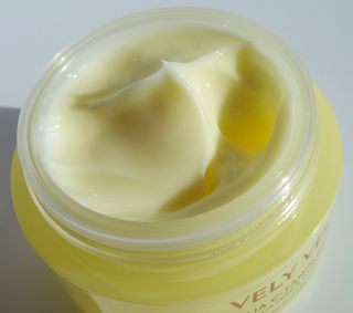 VELY VELY Yuja C-tamin Cream — 3.5점을 준 리뷰어가 2021년 5월 올린 사용 사진