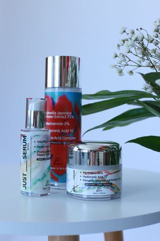 저스트 코스메틱 [JUST COSMETIC SKIN CARE SET] JUST TONER, JUST SERUM, JUST CREAM — 5점을 준 리뷰어가 2023년 5월 올린 사용 사진