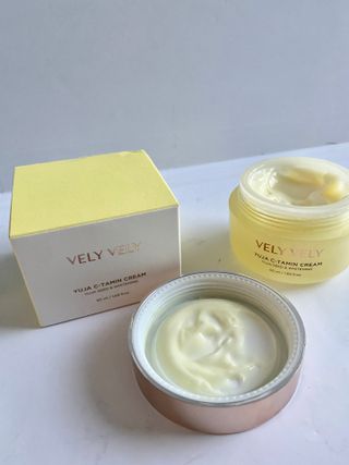 VELY VELY Yuja C-tamin Cream — 5점을 준 리뷰어가 2021년 5월 올린 사용 사진