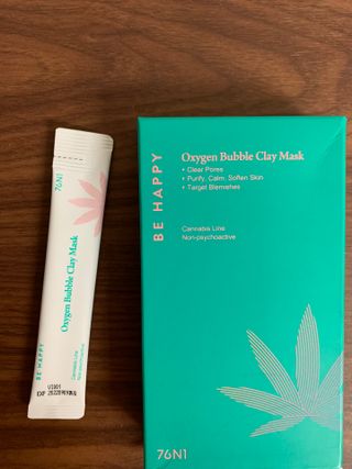 [76N1] 비 해피 산소 버블 클레이 마스크 — 5점을 준 리뷰어가 2021년 10월 올린 사용 사진