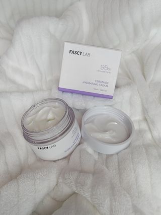 파시랩 USA_[FASCY LAB] 세라마이드 하이드레이팅 크림 — 5점을 준 리뷰어가 2022년 1월 올린 사용 사진