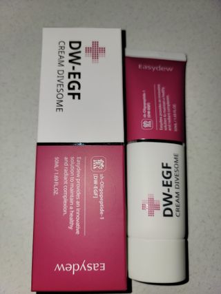 이지듀 DW-EGF 크림 다이브썸 1.69 Fl.Oz — 5점을 준 리뷰어가 2021년 8월 올린 사용 사진