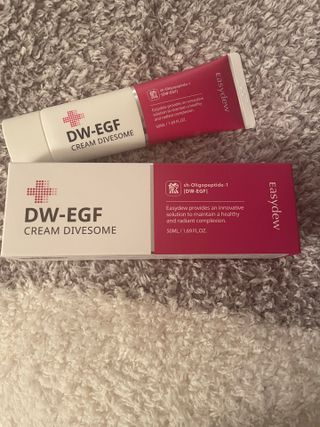 이지듀 DW-EGF 크림 다이브썸 1.69 Fl.Oz — 4점을 준 리뷰어가 2021년 8월 올린 사용 사진
