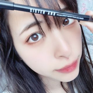 씨스터앤 시스터언 워터프루프 연필 아이라이너 — 4.5점을 준 리뷰어가 2022년 1월 올린 사용 사진