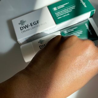 이지듀 DW-EGF 크림 리미티드 플러스 1.69 FL.Oz — 4.5점을 준 리뷰어가 2021년 9월 올린 사용 사진