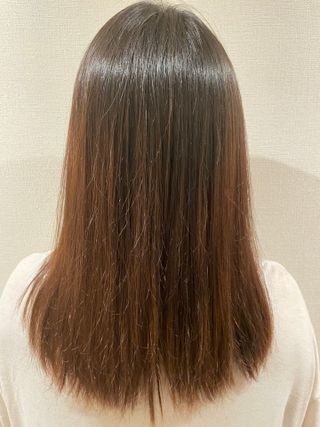 나인레스 매지나인 필 업 실크 트리트먼트 200ml 6.76 fl. 온스 유형에 남겨 — 5점을 준 리뷰어가 2022년 4월 올린 사용 사진