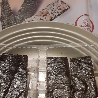 UNCLE NICK 한국 슈퍼 스낵 블랙 &amp; 블랙 김 스낵 — 5점을 준 리뷰어가 2021년 11월 올린 사용 사진