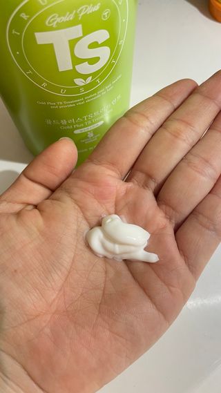 ゴールドプラスセット(シャンプー500g x 1ea/トリートメント500ml X 1ea) — 5점을 준 리뷰어가 2023년 3월 올린 사용 사진