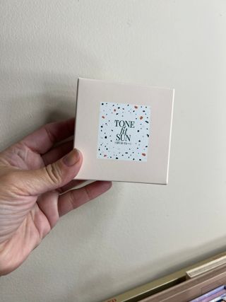 TONEfitSUN 쿠션 12g 비건 톤업 선쿠션 한국산 SPF 50+/ PA++++ — 5점을 준 리뷰어가 2023년 2월 올린 사용 사진