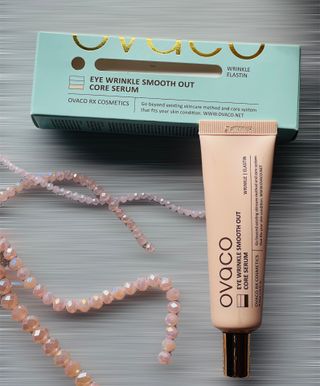 오바코 ovaco eye wrinkle smooth out serum — 5점을 준 리뷰어가 2022년 2월 올린 사용 사진