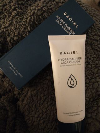 바시엘 BACIEL 바시엘 하이드라 베리어 시카 크림 — 5점을 준 리뷰어가 2021년 5월 올린 사용 사진