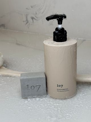 107 SCAP PURIFYING Microbiome Shampoo 500ml 16.9 fl oz — 5점을 준 리뷰어가 2023년 9월 올린 사용 사진