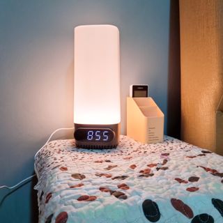 스마트조명소화기 블럭(VLCOK) 스마트조명소화기 블럭VLOCK 디지털시계 조명수유등/무드등화재감지 및 알람 투척식소화기 탑재 — 5점을 준 리뷰어가 2022년 3월 올린 사용 사진