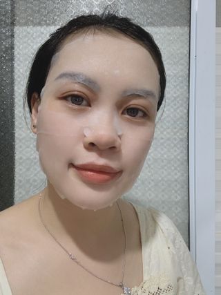 토니모리 어성초시카 퀵 카밍 미스트 세럼 & 어성초시카 퀵 카밍 90 마스크 — 5점을 준 리뷰어가 2022년 8월 올린 사용 사진