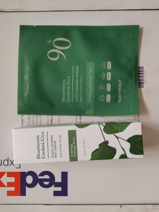 토니모리 어성초시카 퀵 카밍 미스트 세럼 & 어성초시카 퀵 카밍 90 마스크 — 4.5점을 준 리뷰어가 2022년 8월 올린 사용 사진
