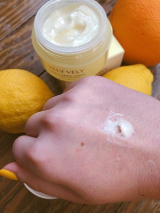 VELY VELY Yuja C-tamin Cream — 4점을 준 리뷰어가 2021년 4월 올린 사용 사진