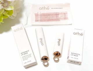 ATHE AUTHENTIC AIRY LIP BALM / 비건립밤 / 어센틱립밤 / 에어리립밤 (수정 요청) — 5점을 준 리뷰어가 2022년 7월 올린 사용 사진