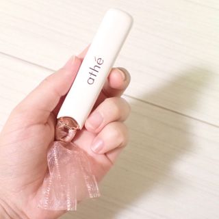 ATHE AUTHENTIC AIRY LIP BALM / 비건립밤 / 어센틱립밤 / 에어리립밤 (수정 요청) — 5점을 준 리뷰어가 2022년 8월 올린 사용 사진