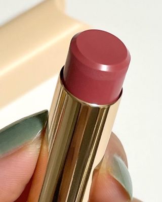 ATHE AUTHENTIC AIRY LIP BALM / 비건립밤 / 어센틱립밤 / 에어리립밤 (수정 요청) — 4점을 준 리뷰어가 2022년 8월 올린 사용 사진