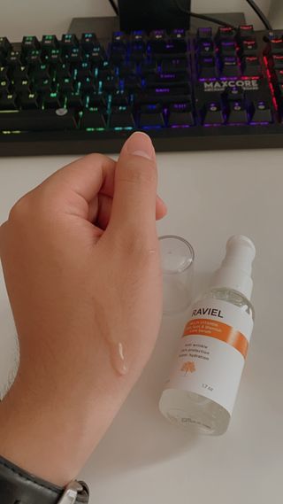 라비엘 멀티 비타민 다크 스팟 &amp; 블레미쉬 케어 페이스 세럼 모든 피부용 1.7 fl oz — 4점을 준 리뷰어가 2023년 4월 올린 사용 사진